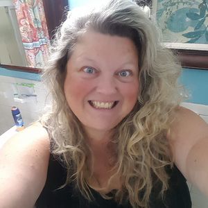 Meet your Posher, Eva